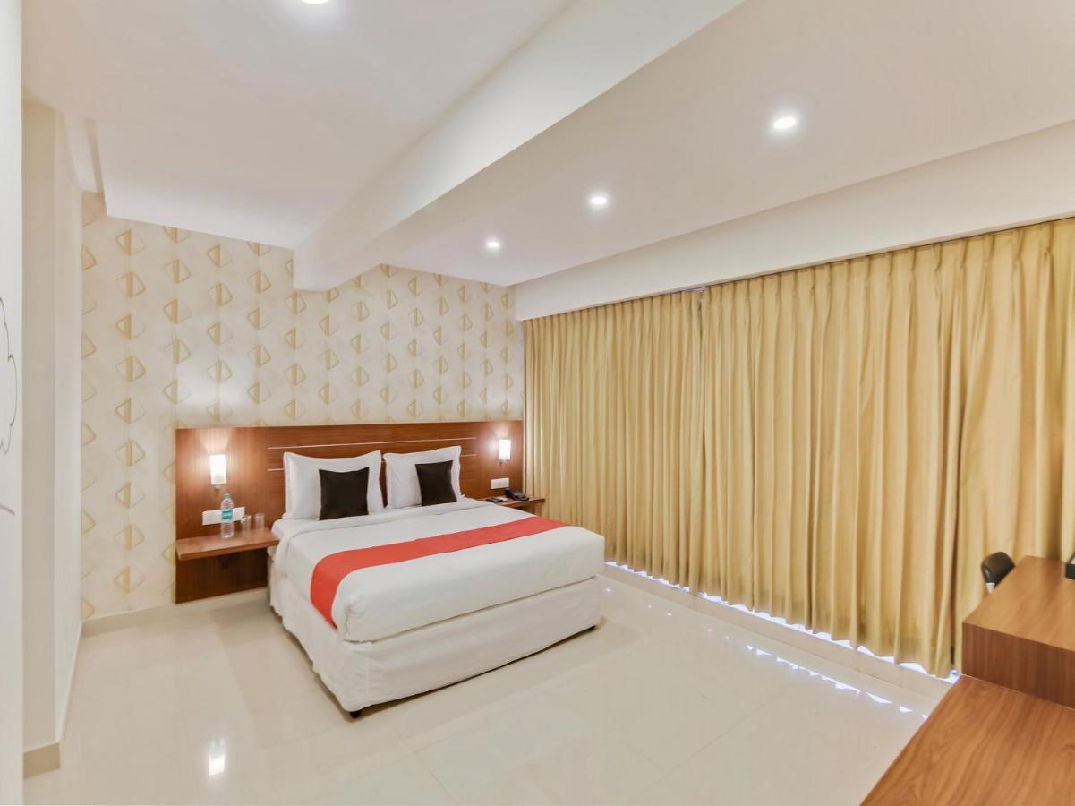 Hotel The Grand Continent Bangalore Esterno foto