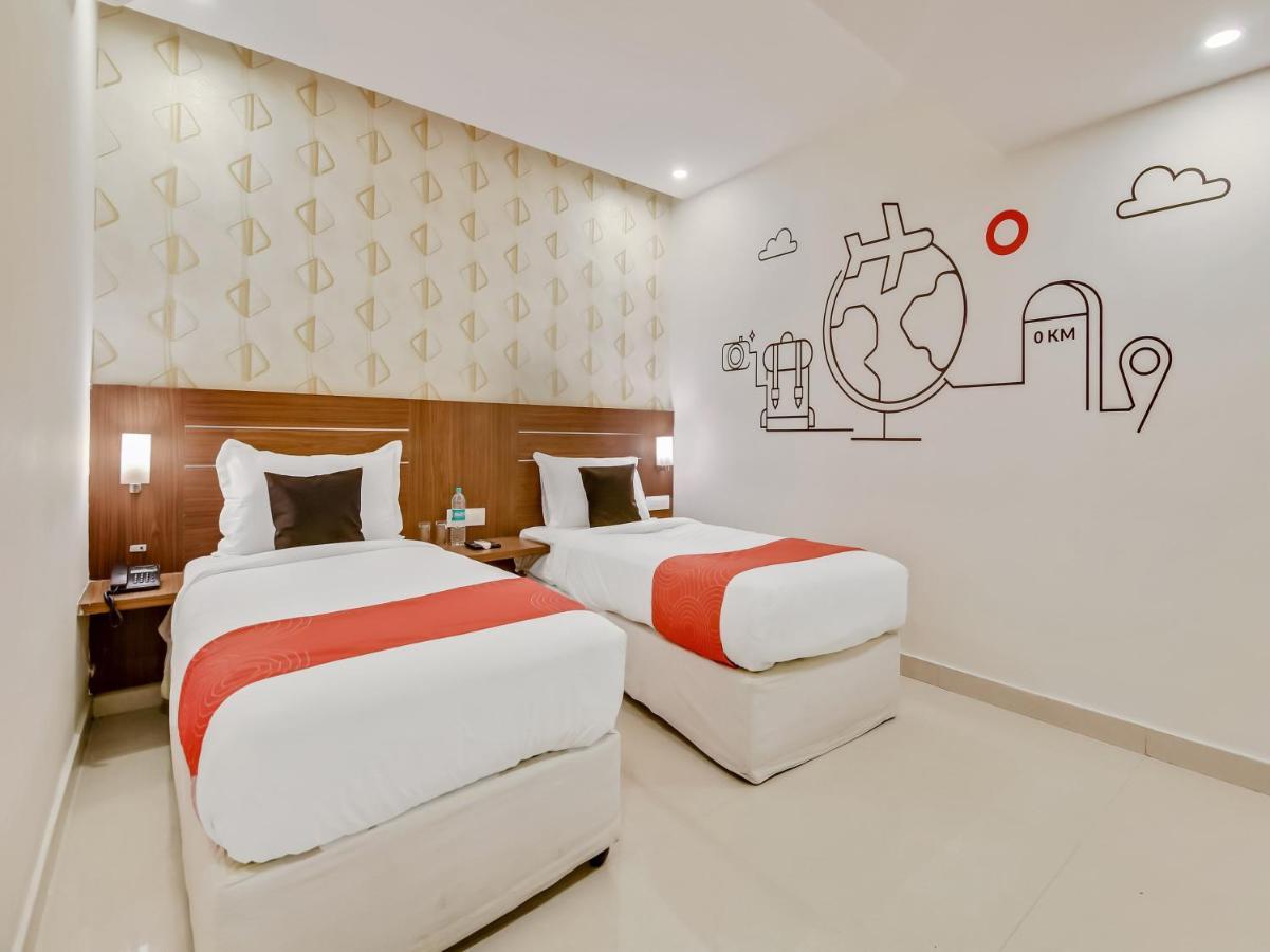 Hotel The Grand Continent Bangalore Esterno foto