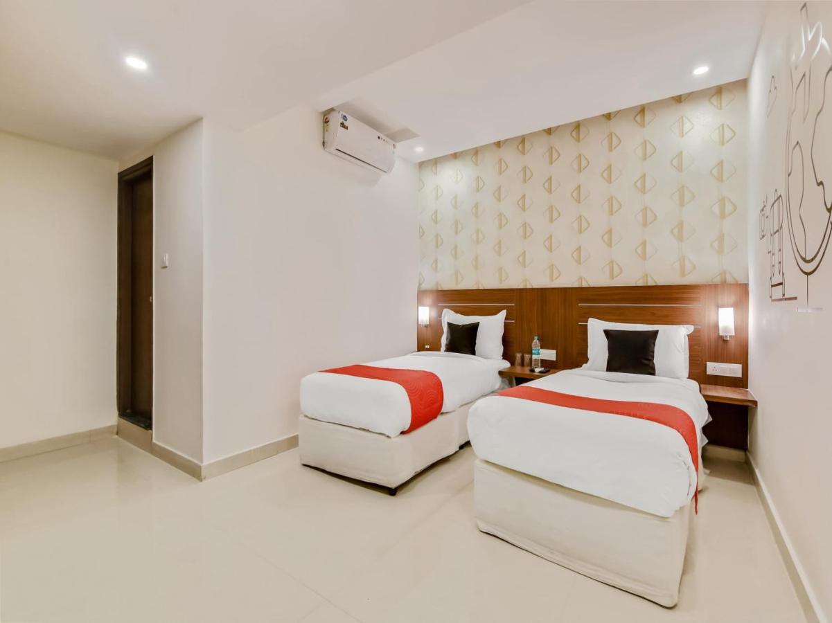 Hotel The Grand Continent Bangalore Esterno foto