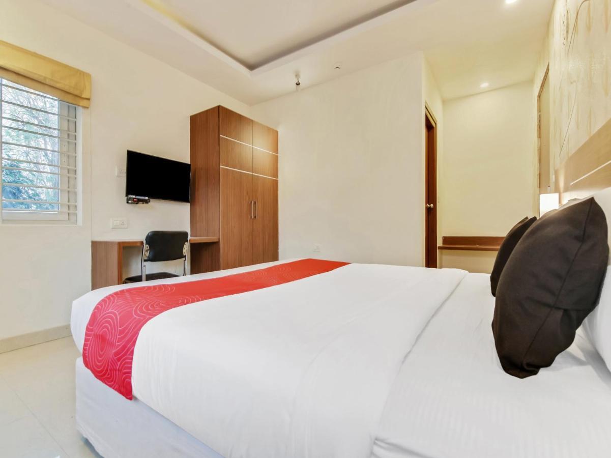 Hotel The Grand Continent Bangalore Esterno foto